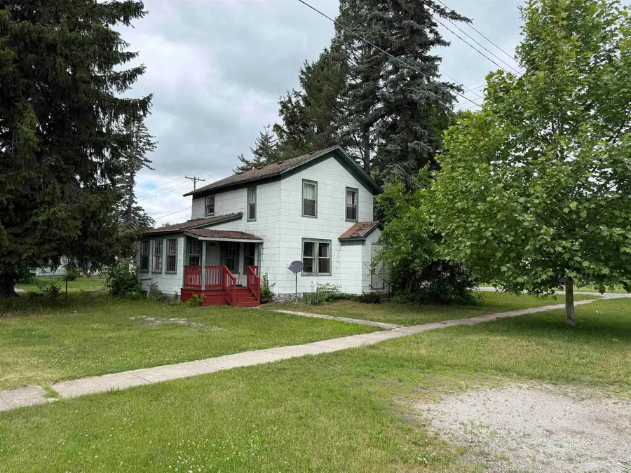 123 N Clark ST, Chesaning, MI 48616 - #2