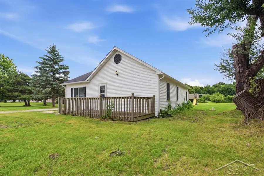 2735 W Isabella RD, Midland, MI 48640 - #3