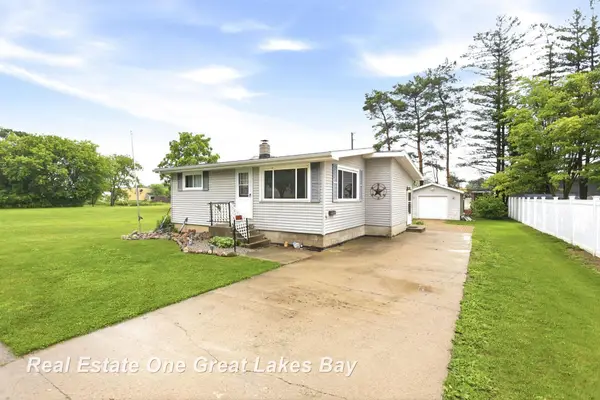 335 N Silver ST, BadAxe, MI 48413