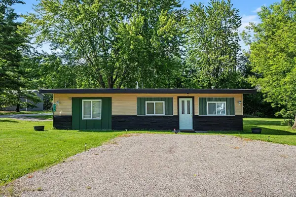 4042 S Oak DR, Beaverton, MI 48612