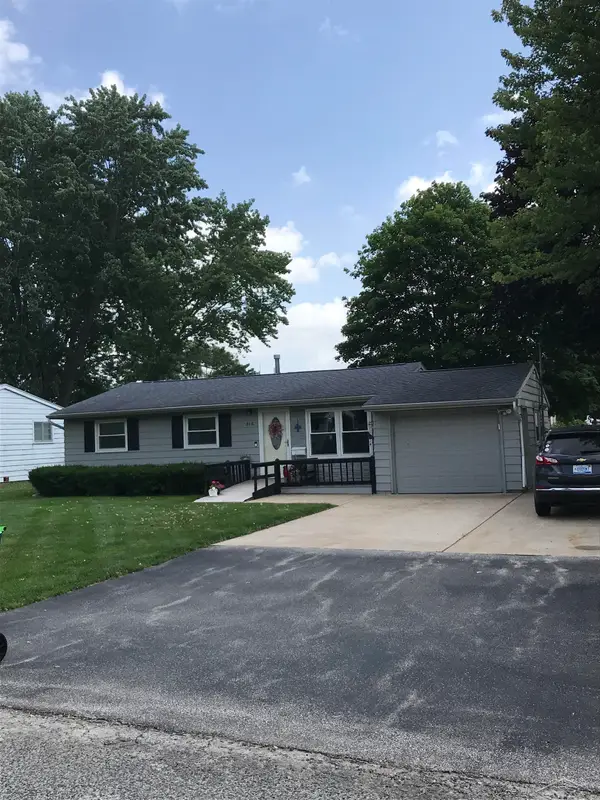 316 Harvey RD, Freeland, MI 48623
