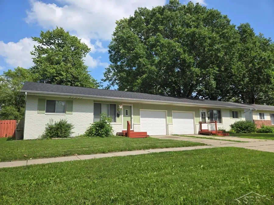 3900 Bauer DR, Saginaw, MI 48604 - #2