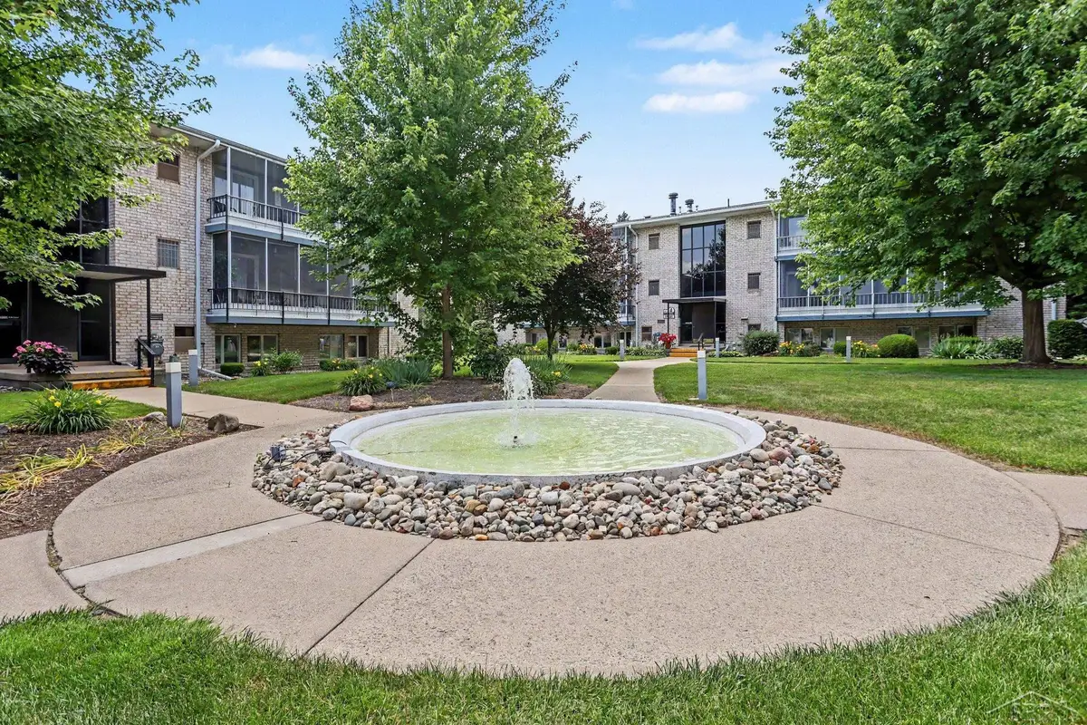 5935 W Michigan AVE, Saginaw, MI 48638 - #1
