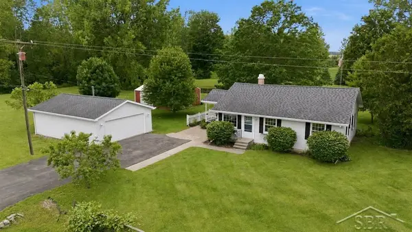 2138 S Smiths Crossing RD, Midland, MI 48640