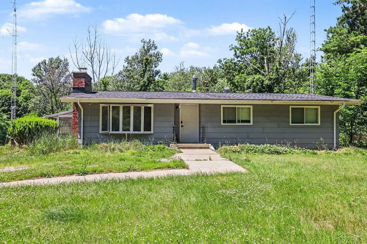 8186  Edward RD, Fostoria, MI 48435 - #1