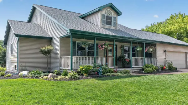10713 N Gleaner RD, Freeland, MI 48623