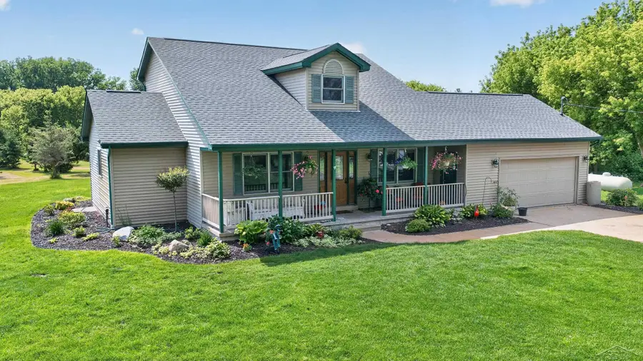 10713 N Gleaner RD, Freeland, MI 48623 - #2