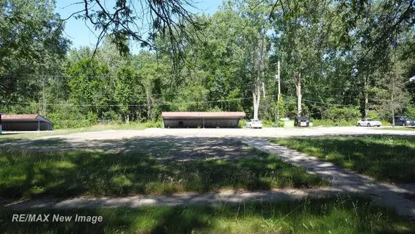 3681 Bernice DR, Saginaw, MI 48601
