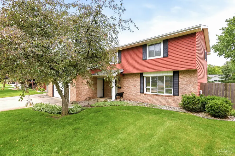 7559 Ellie ST, Saginaw, MI 48609 - #2