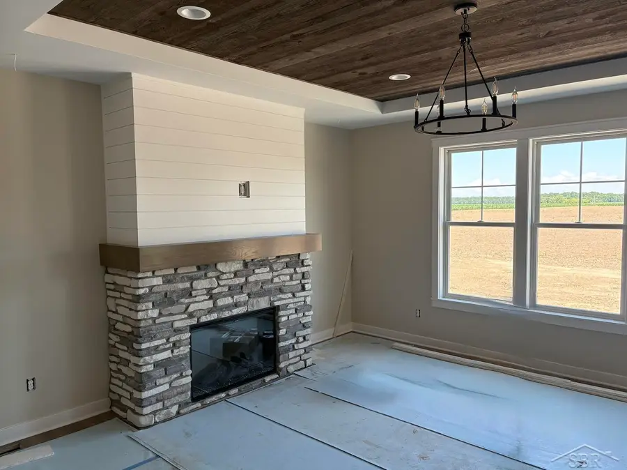 343 Frank RD, Frankenmuth, MI 48734 - #2