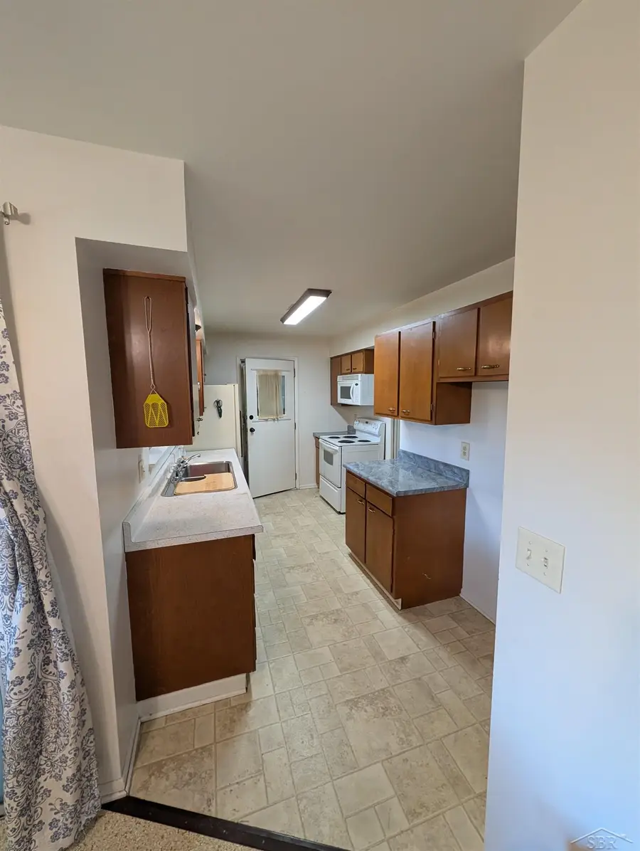 3323 Peale DR, Saginaw, MI 48602 - #2