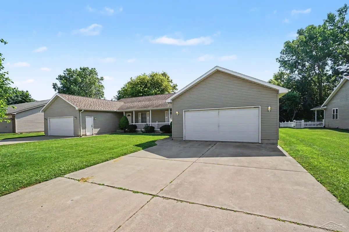 3072 Silverwood DR, Saginaw, MI 48603 - #1