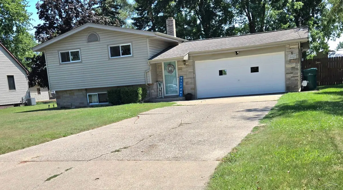 2866 Strieter DR, Bay City, MI 48706 - #1