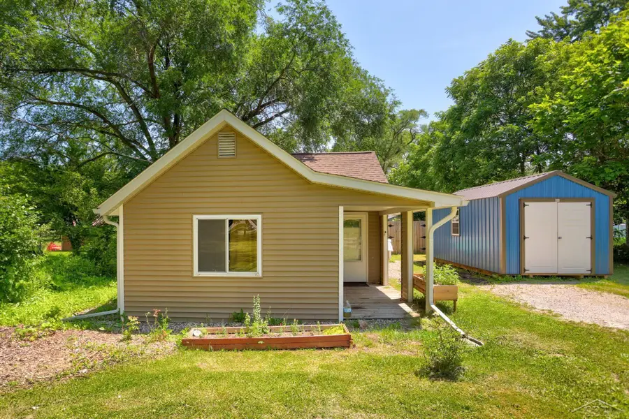 1177 S Poseyville RD, Midland, MI 48640 - #3