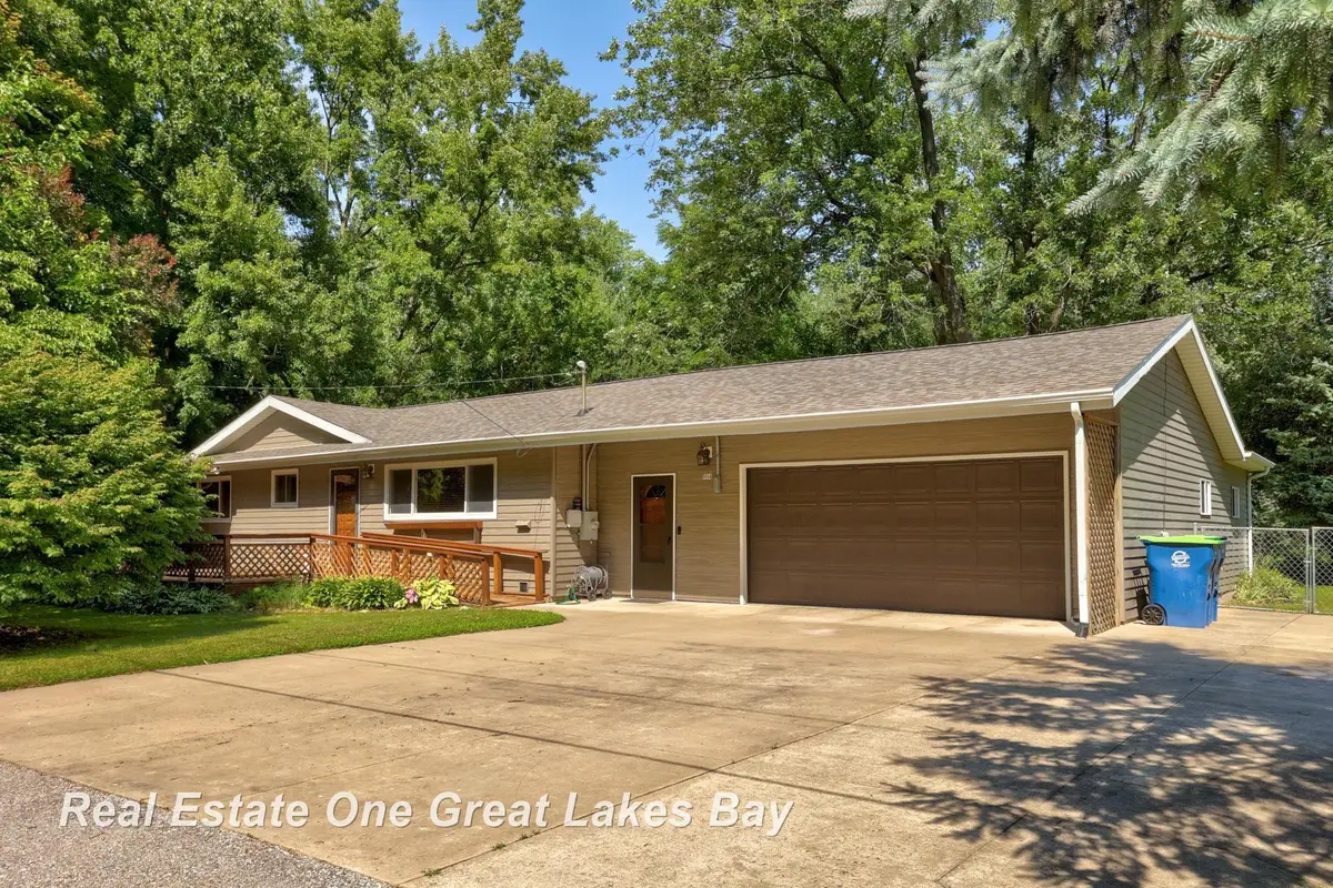 6654 Davis RD, Saginaw, MI 48604 - #1