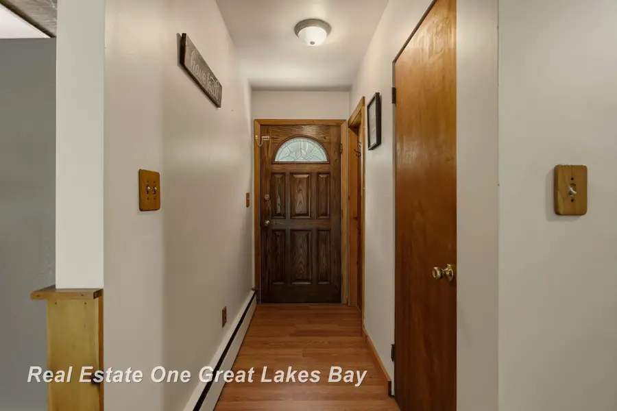 6654 Davis RD, Saginaw, MI 48604 - #3