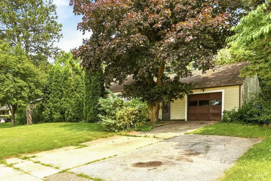 3978 N Michigan AVE, Saginaw, MI 48604 - #2