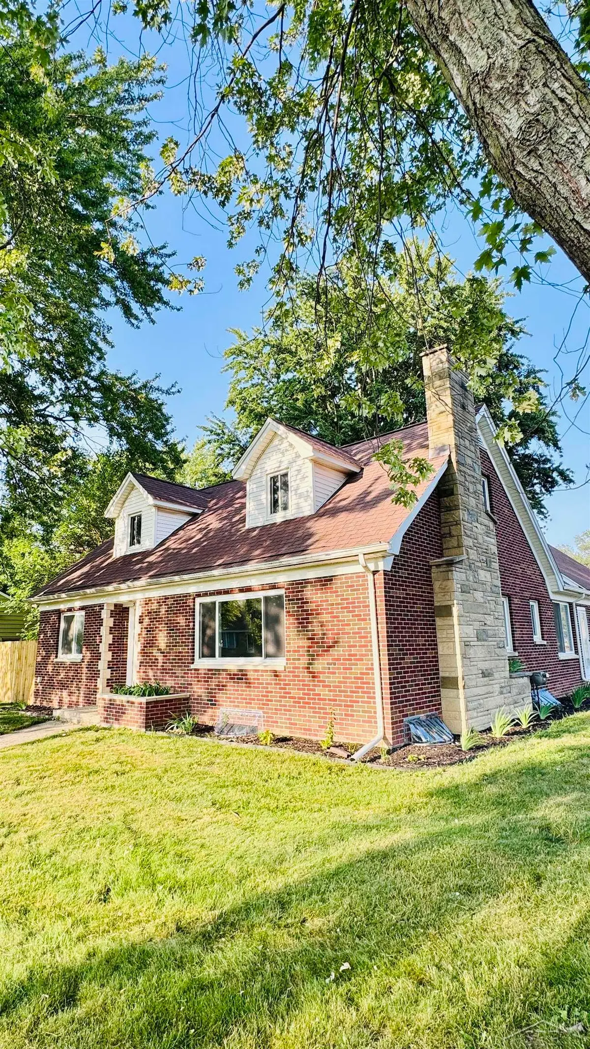 352 S 29th ST, Saginaw, MI 48601 - #1