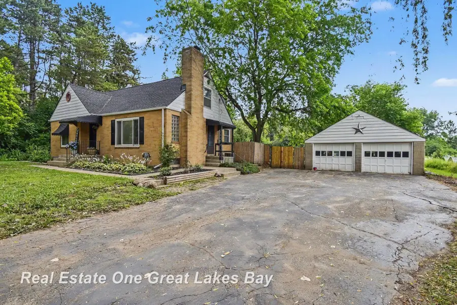 5250 N Center, Saginaw, MI 48604 - #3