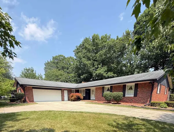 900 Canterbury DR, Saginaw, MI 48638