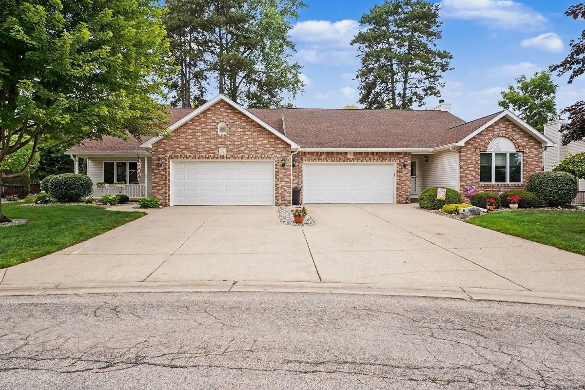 8 Thornapple CT, Saginaw, MI 48603 - #1