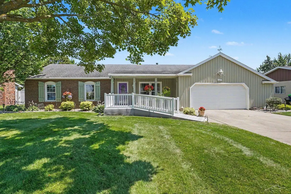 3166 Columbine DR, Saginaw, MI 48603 - #1