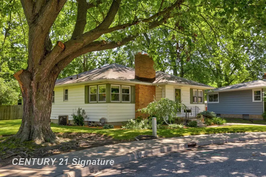 9 Oaklawn CT, Essexville, MI 48732 - #3