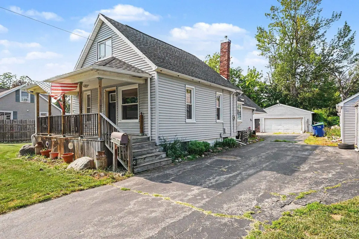 307 McGraw ST, Bay City, MI 48708 - #1