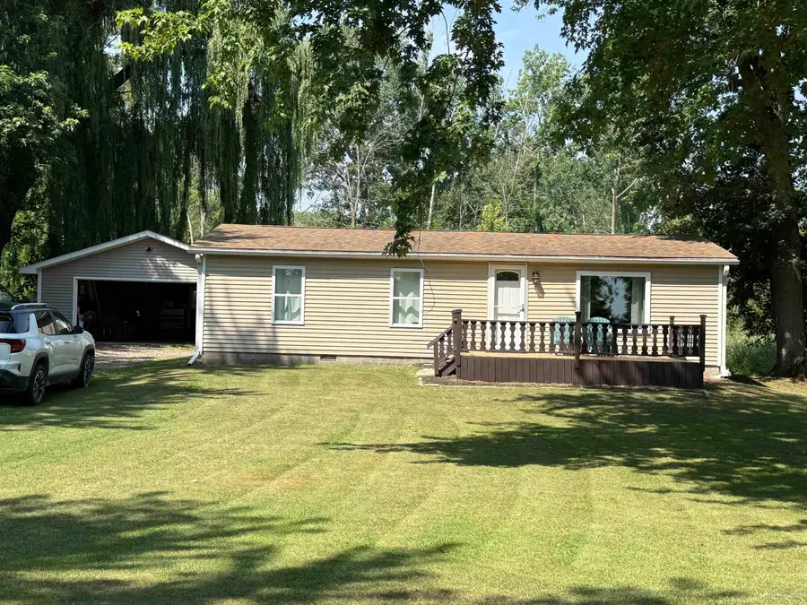 4767 N Saginaw Bay Shore DR, Pinconning, MI 48650 - #2