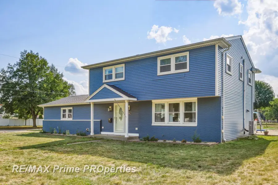 306 Sunburst DR, Frankenmuth, MI 49834 - #3