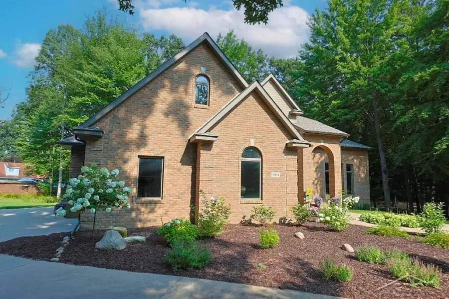 5004 Bristlecone DR, Midland, MI 48642 - #3