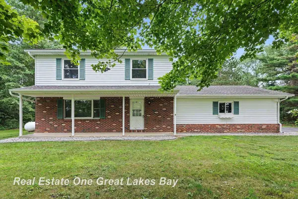 2289 S Brennan RD, Hemlock, MI 48626