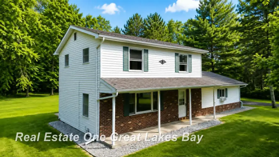 2289 S Brennan RD, Hemlock, MI 48626 - #2