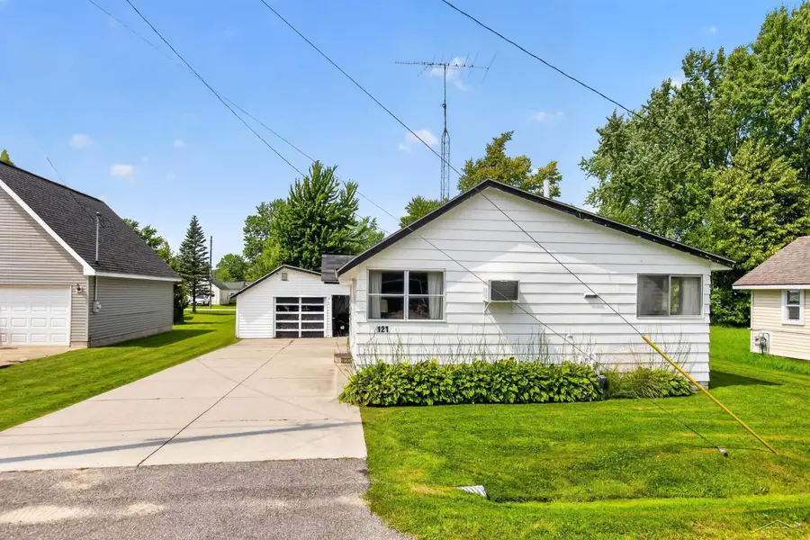 121 Sandpiper AVE, Houghton Lake, MI 48629 - #2