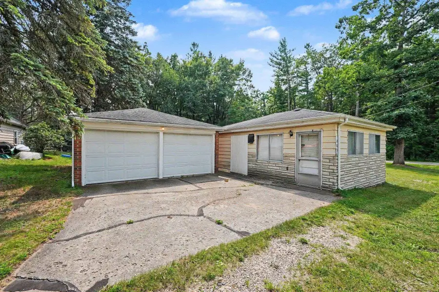 403 Apple Blossom AVE, Prudenville, MI 48651 - #2