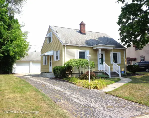 4 Southlawn CT, Saginaw, MI 48602