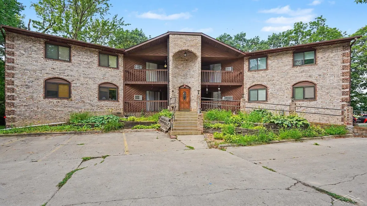 3339 S Cabaret TRL, Saginaw, MI 48603 - #1