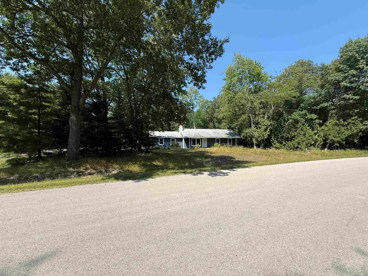 4879 Kingswood LN, Oscoda, MI 48750 - #1