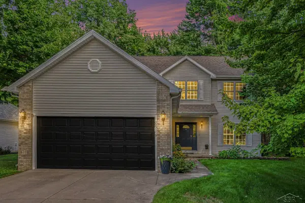 2514 Greenwich Cir ST, Midland, MI 48642