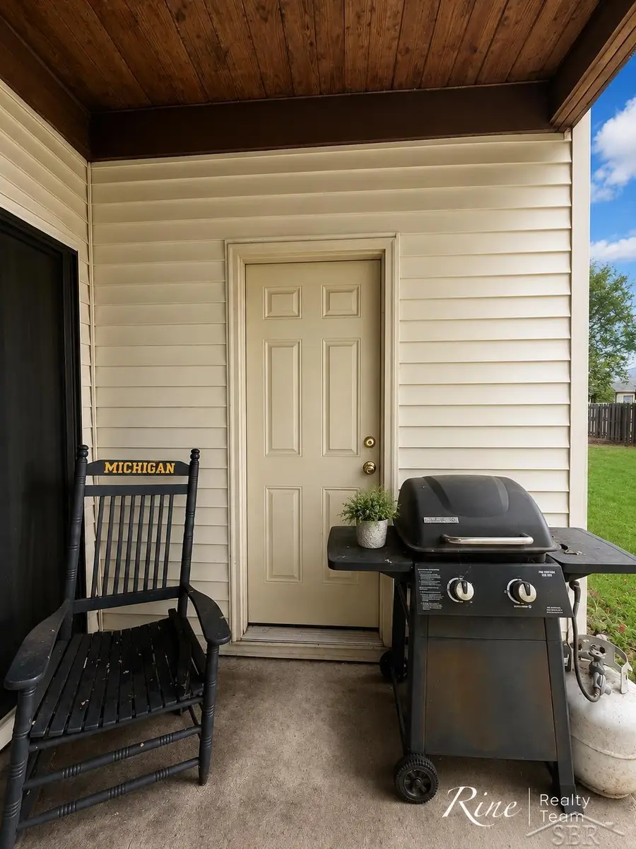 35845 Castlewood CT, Westland, MI 48185 - #2
