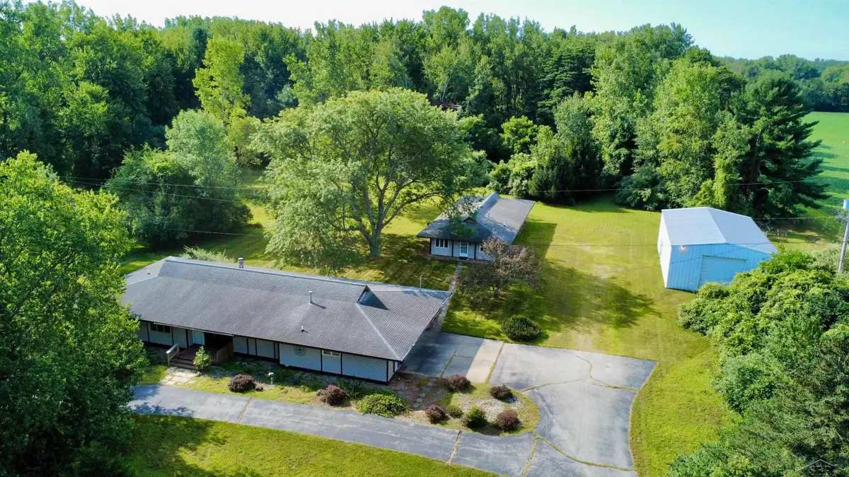 12215 Scott RD, Freeland, MI 48623 - #1