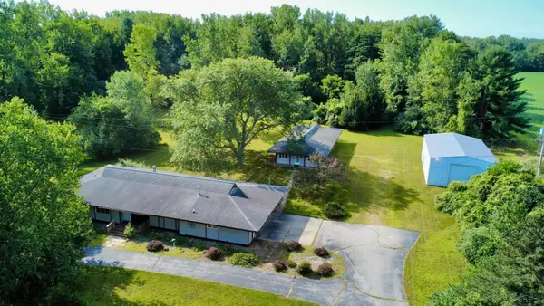 12215 Scott RD, Freeland, MI 48623