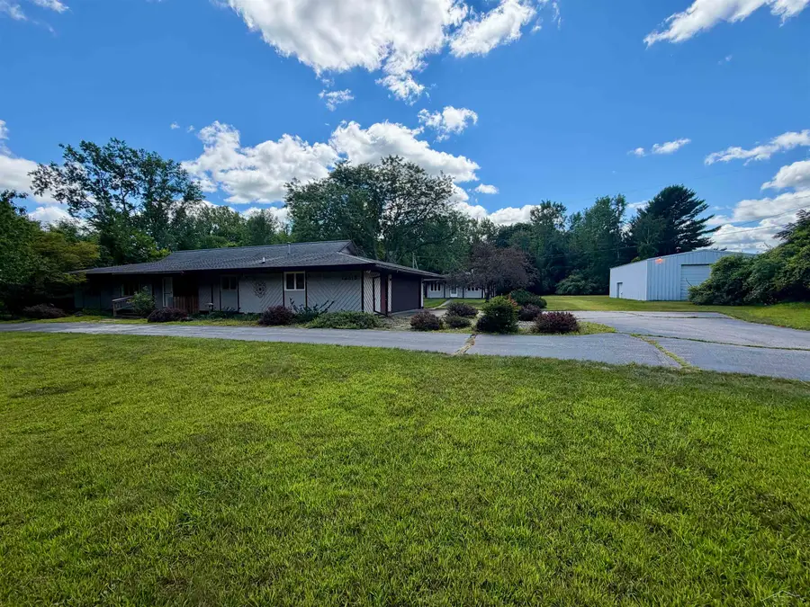 12215 Scott RD, Freeland, MI 48623 - #2