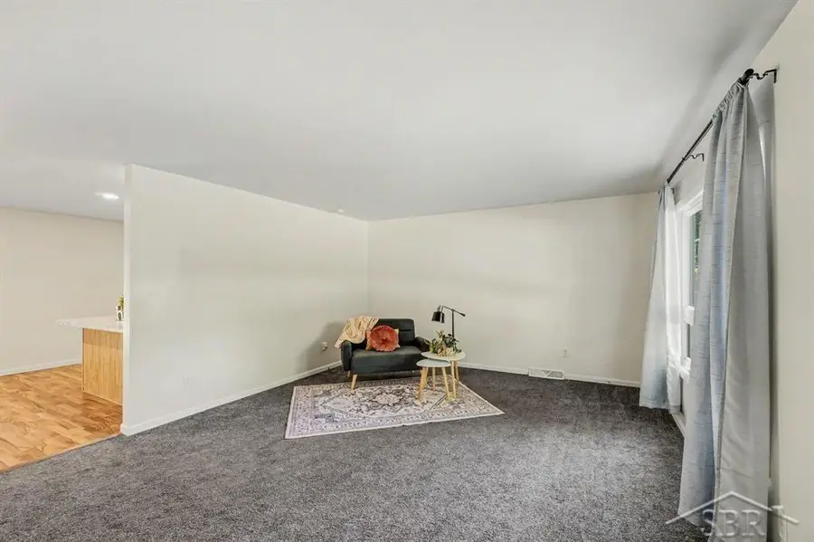 1937 S Mackenzie LN, Mount Pleasant, MI 48858 - #3