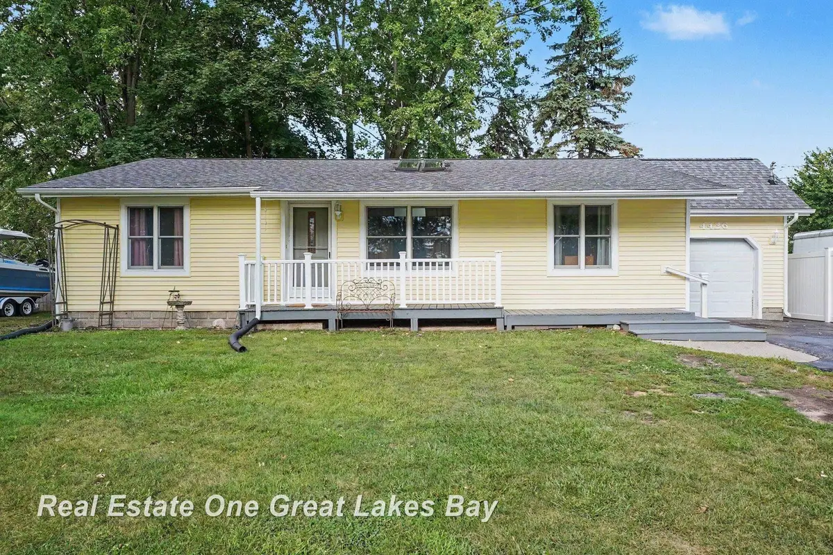 4426 S 9 mile RD, Auburn, MI 48611 - #1