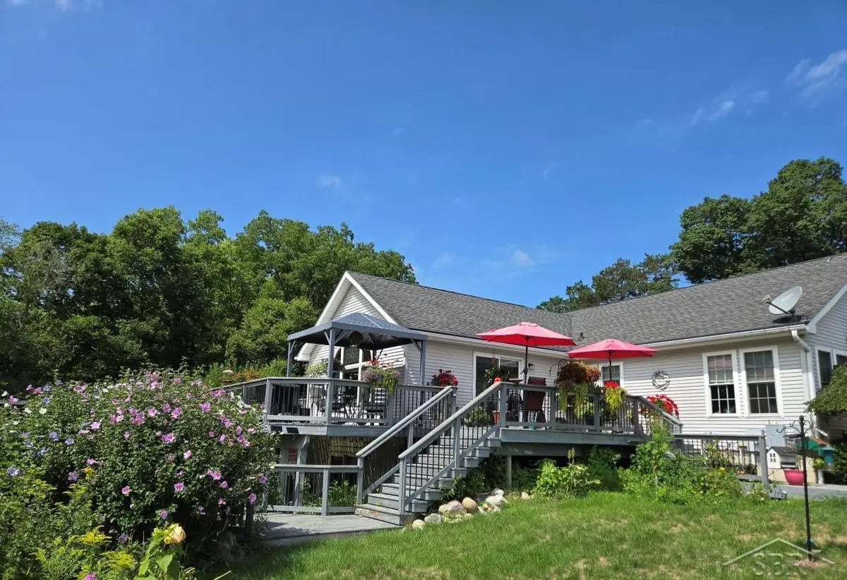 12024 Barnes RD, Byron, MI 48418 - #1