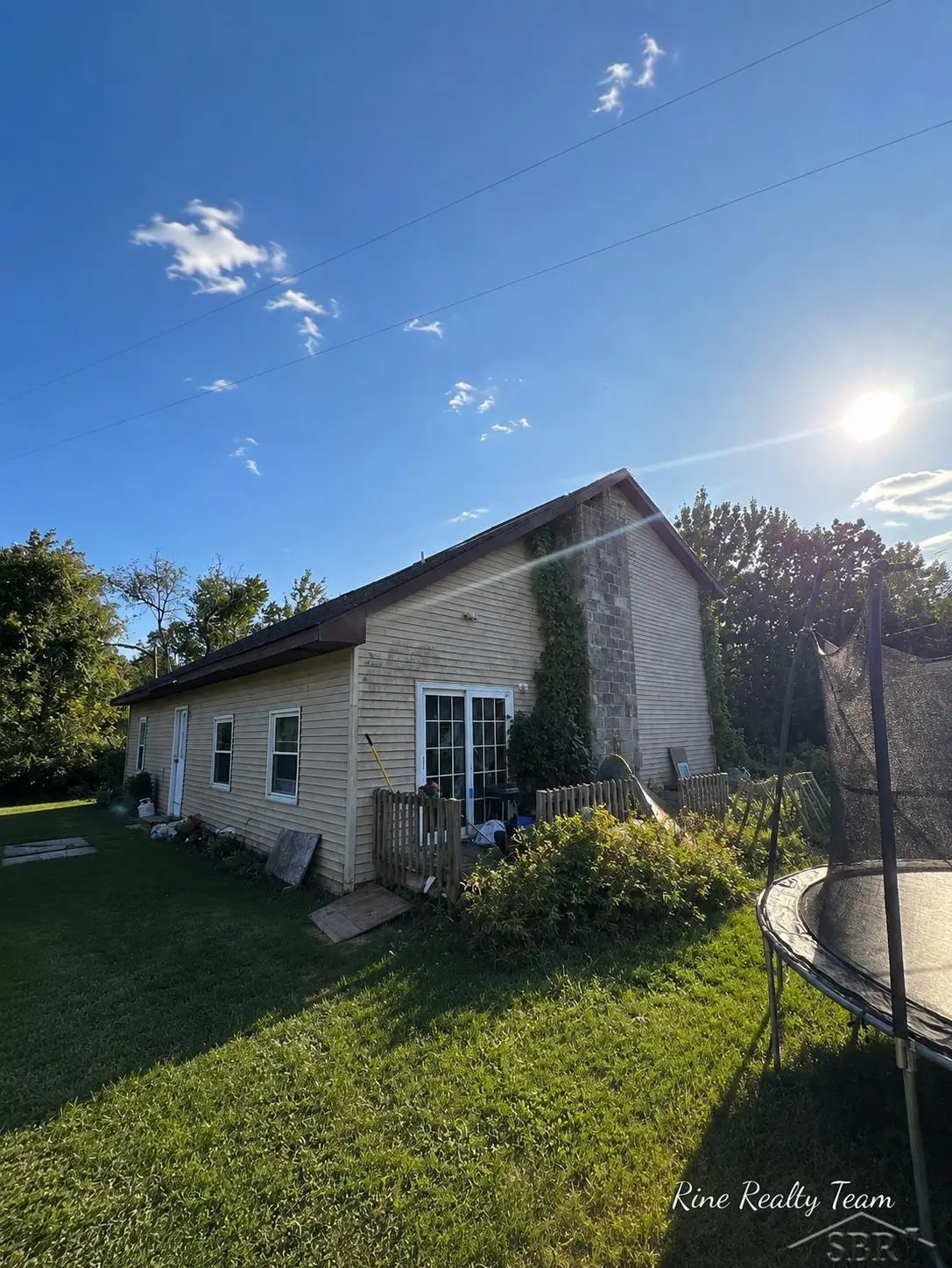 2561 E Manor RD, Au Gres, MI 48703 - #1