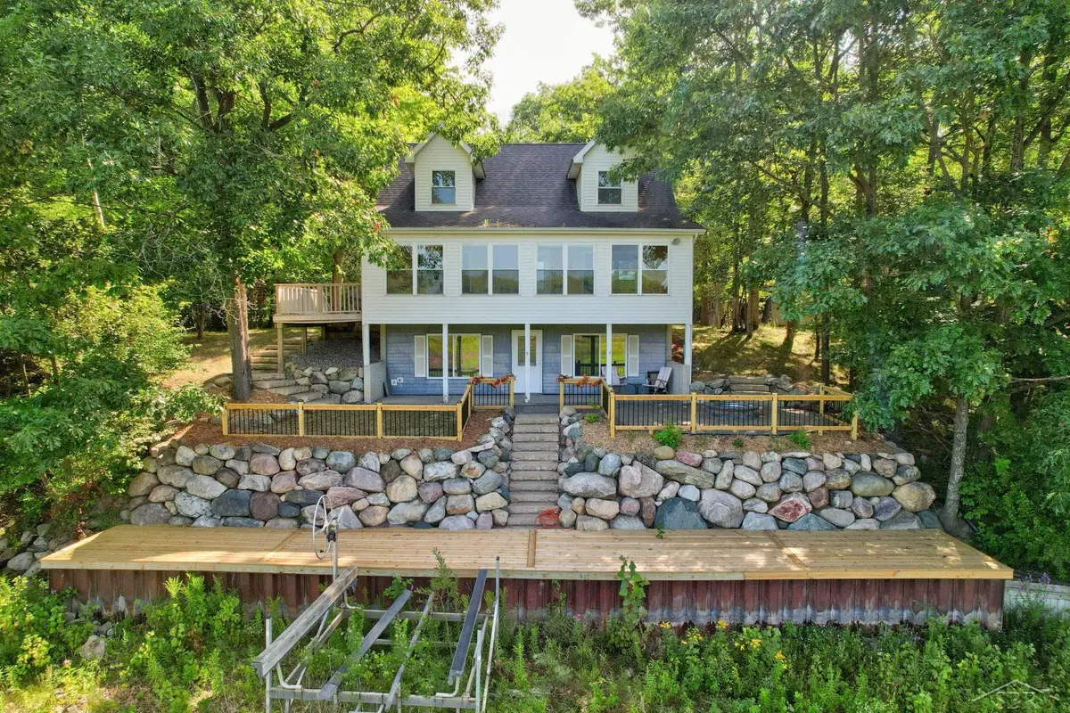 3272 Ozark RD, Beaverton, MI 48612 - #1