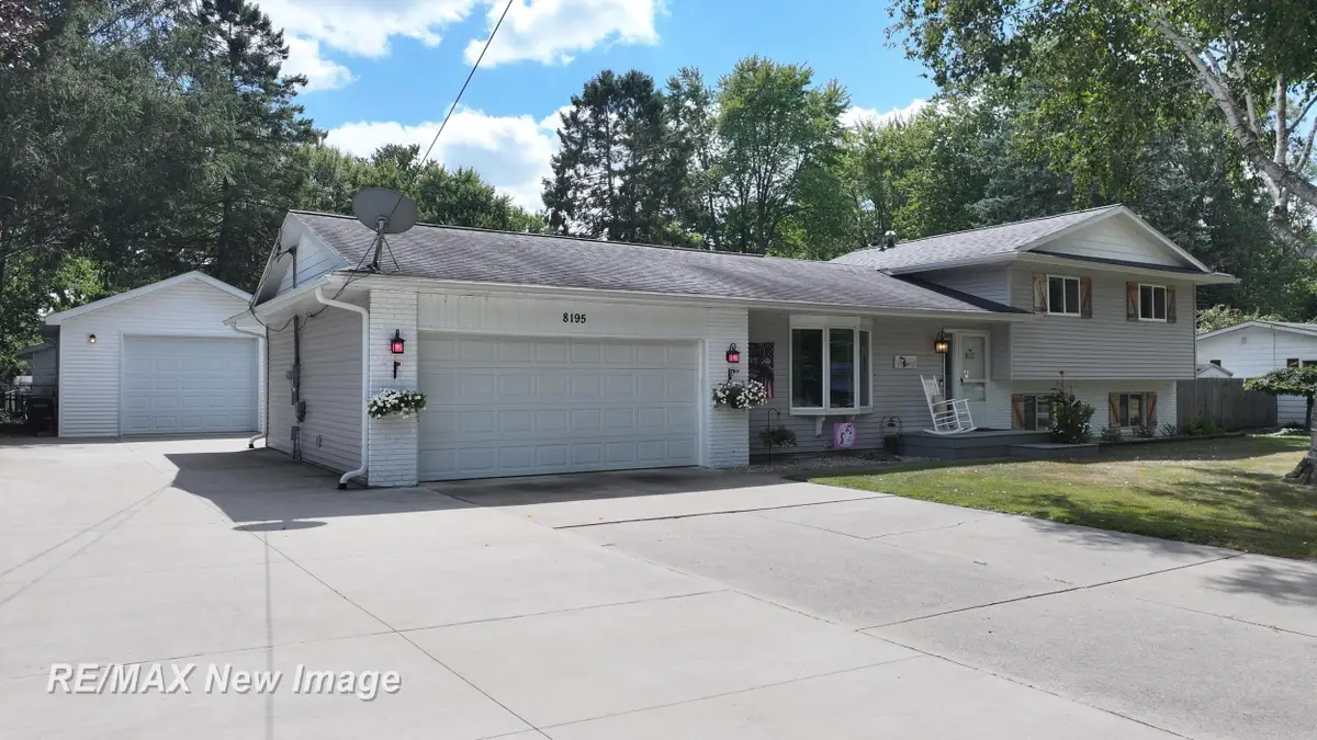 8195 Area DR, Saginaw, MI 48609 - #1
