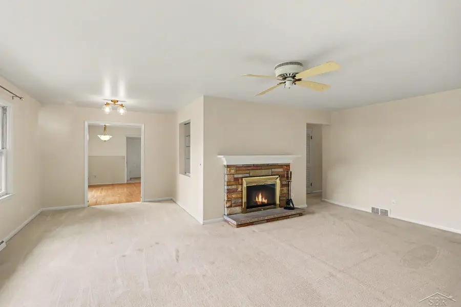 4300 Clement DR, Saginaw, MI 48603 - #3